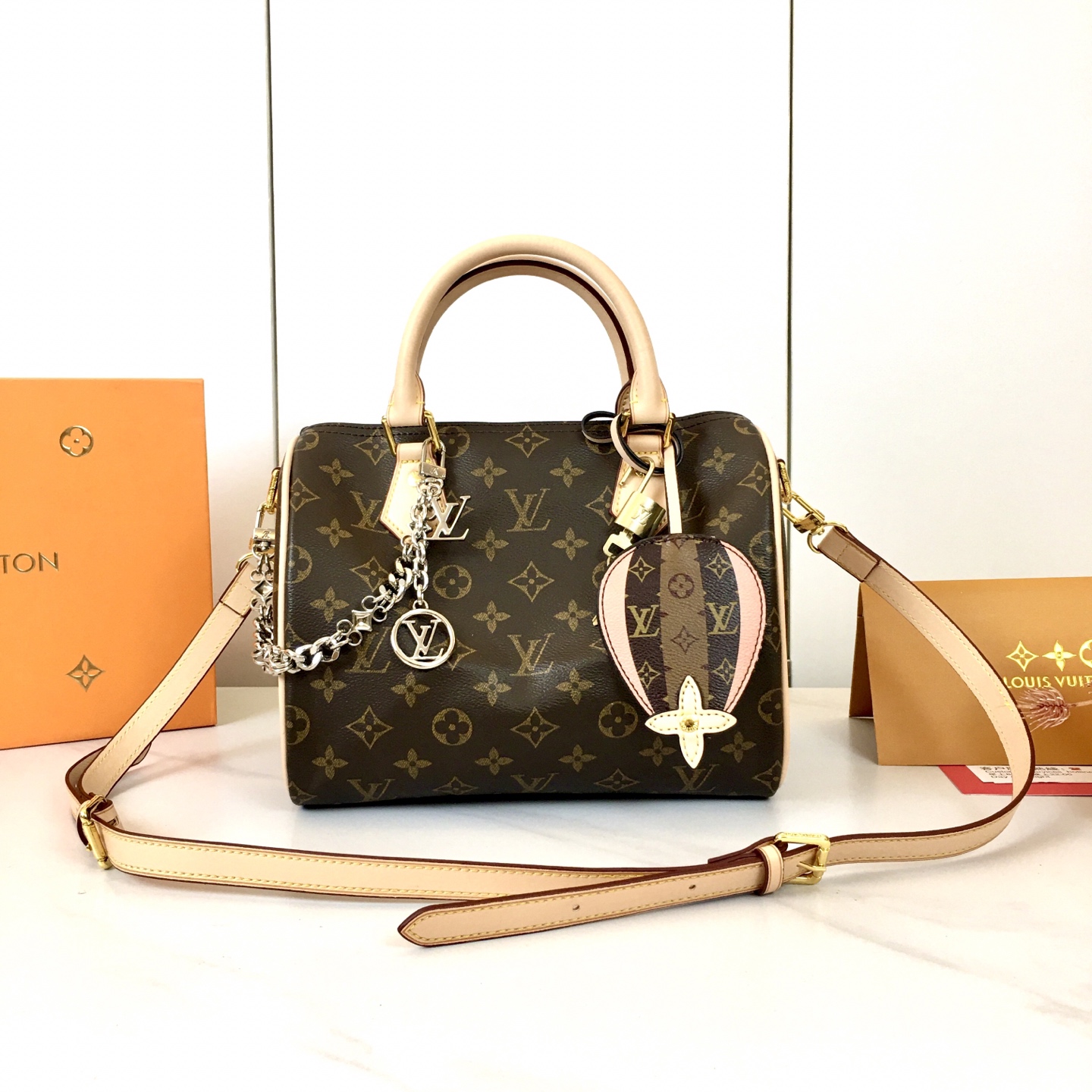 LV bag 558